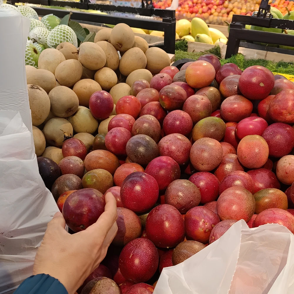 Giá chanh dây tím, chanh dây vàng tại siêu thị và chợ truyền thống 2026.