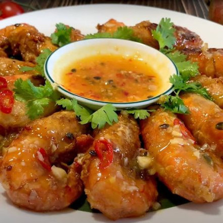 Cách làm tôm sốt chanh dây lạ miệng, hấp dẫn