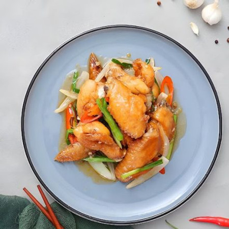 Cánh gà chiên nước mắm đậm đà hương vị