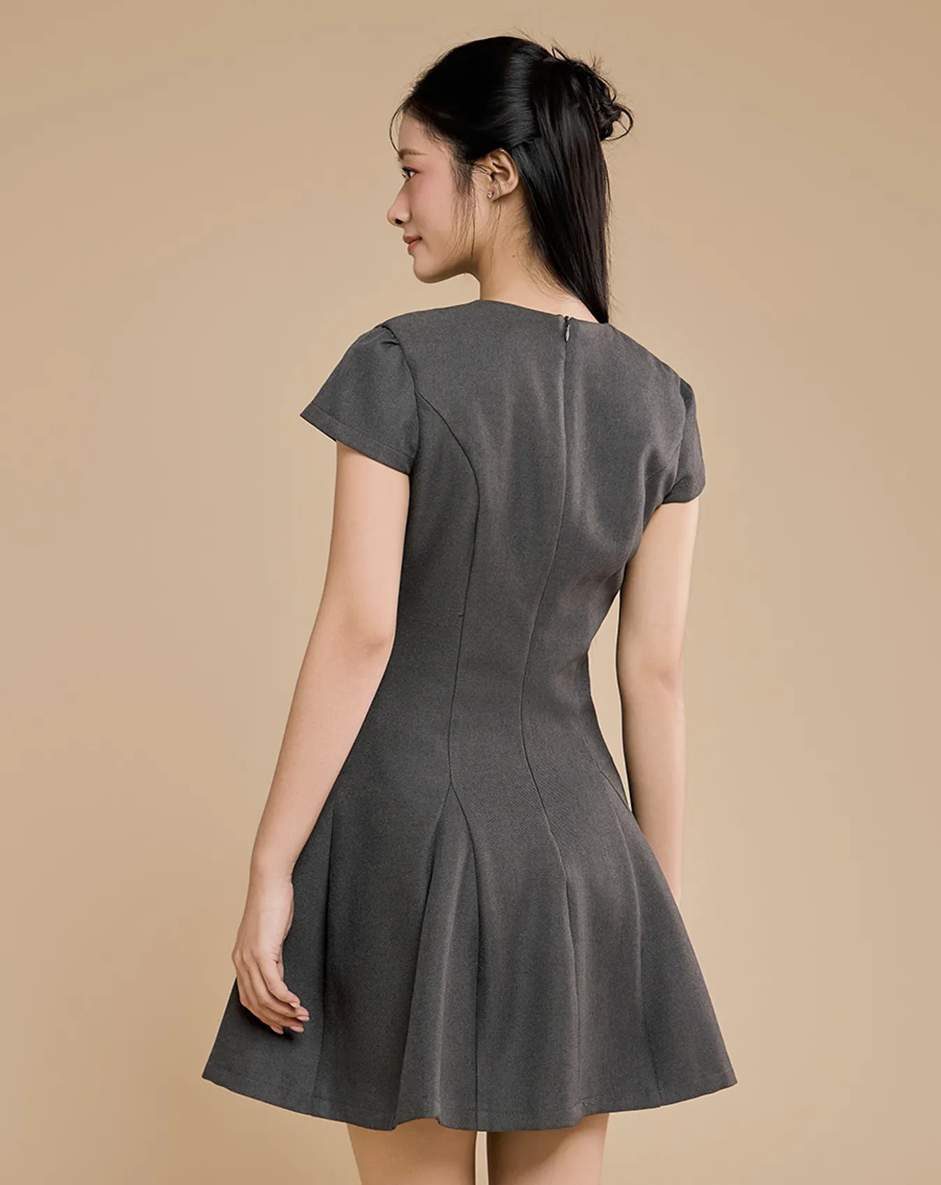 Đầm godet mini phối nẹp nút - Image 3