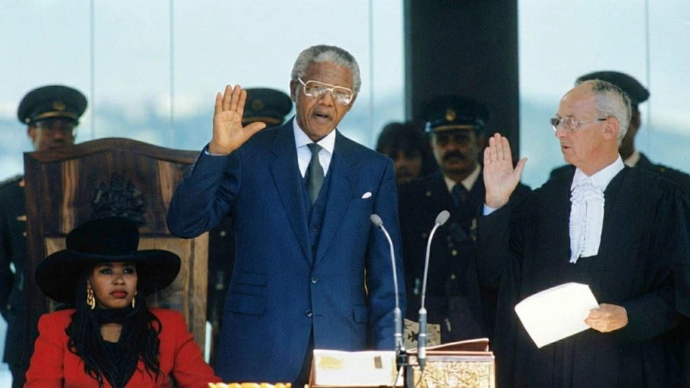 ngay-le-nelson-mandela-2