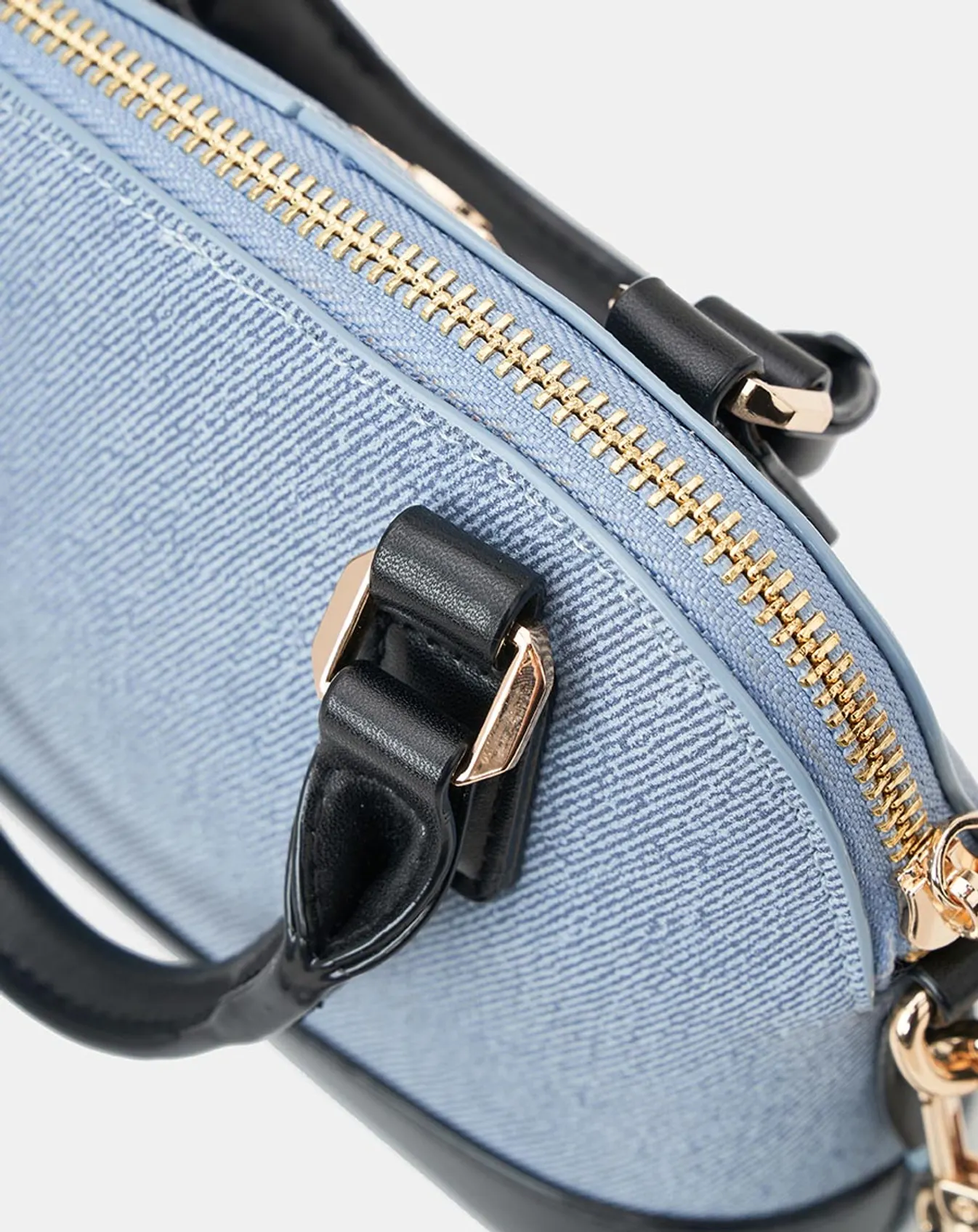 Túi Xách Nhỏ Top Handle Logo Chữ Kí - Image 4