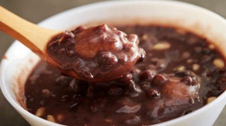 Bí quyết nấu cháo đậu đỏ không trào đơn giản ai cũng có thể thực hiện