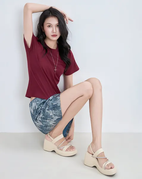 sandal đế xuồng 9cm tạo độ nâng rõ khi lên chân