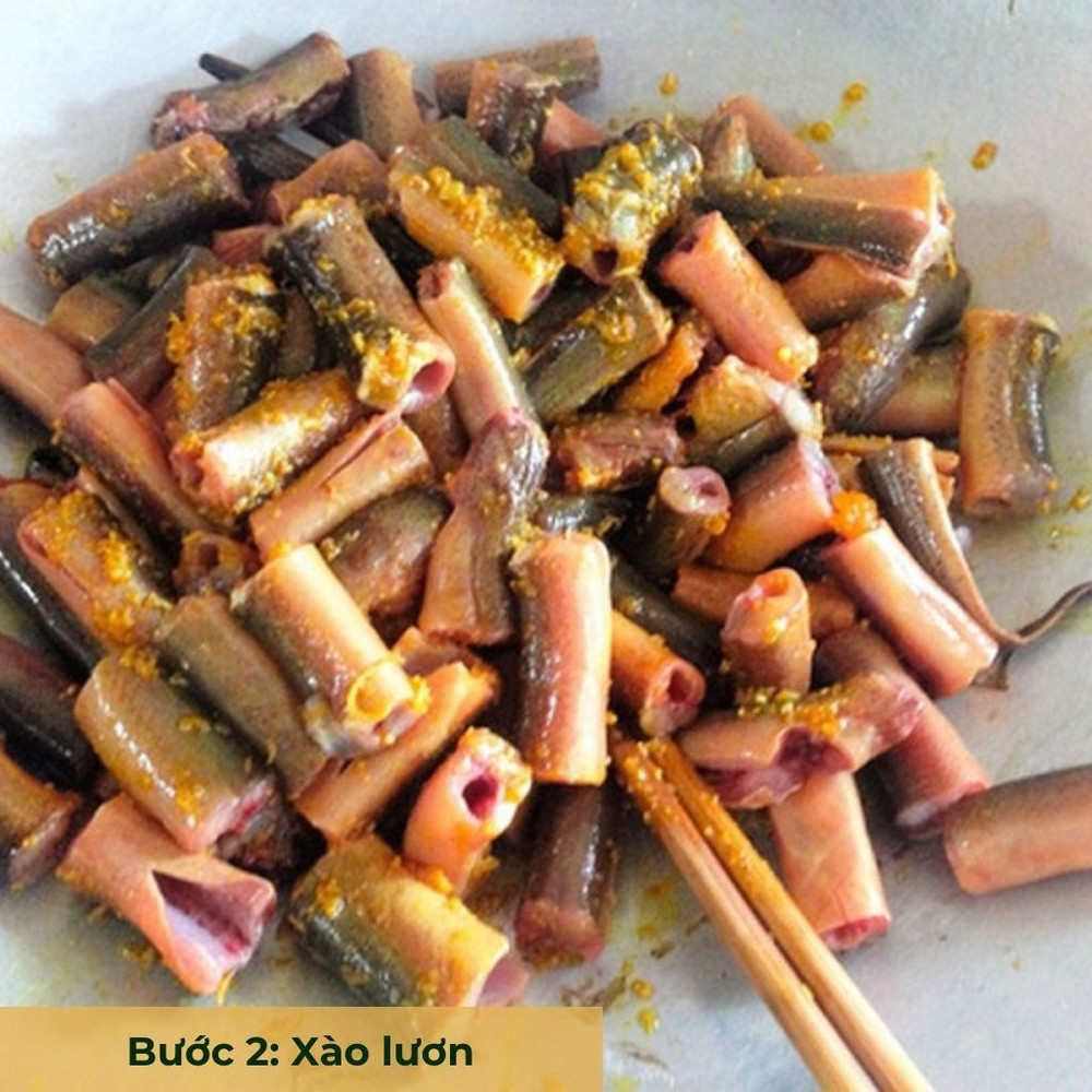 bước 2 xào lươn