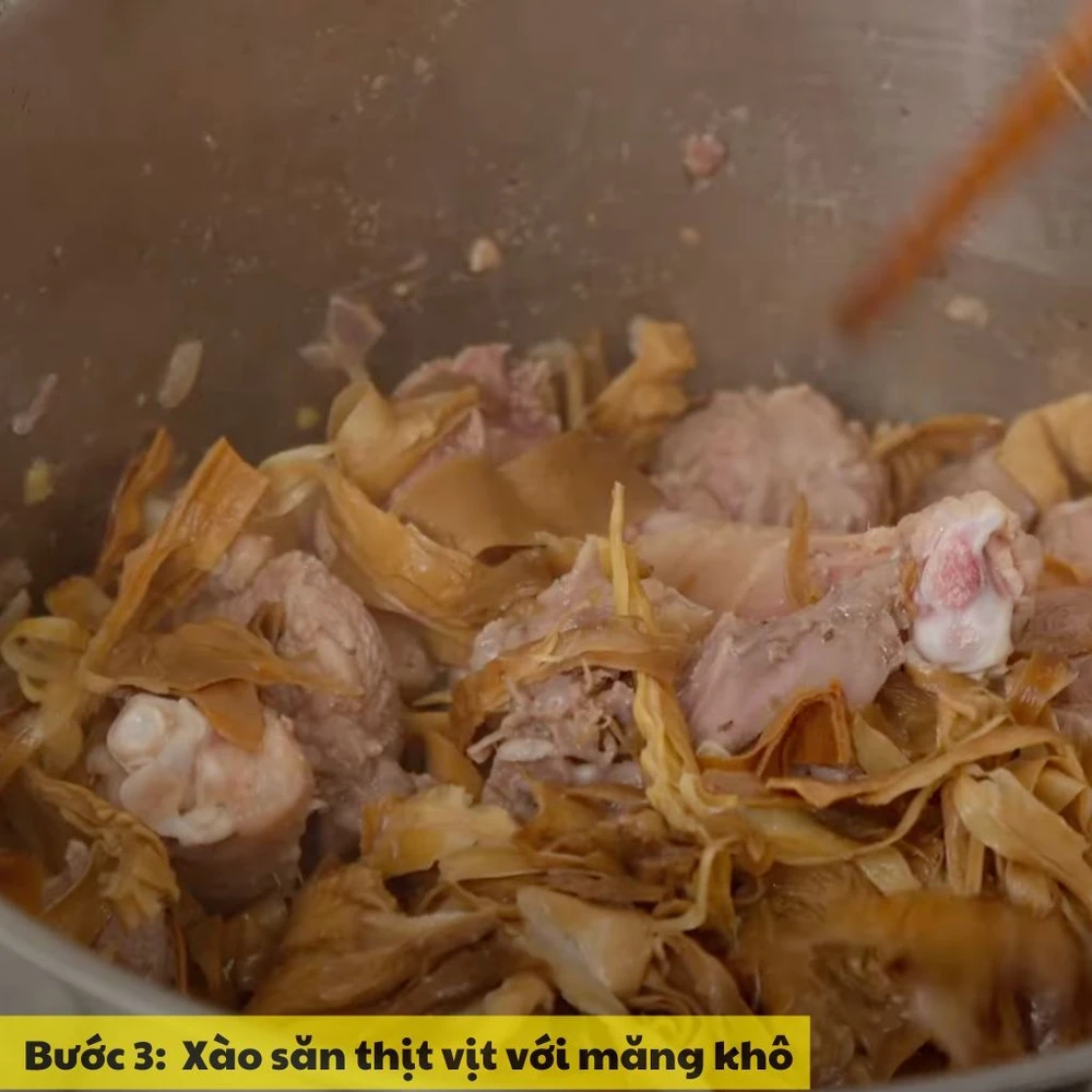 xào thịt vịt và măng khô