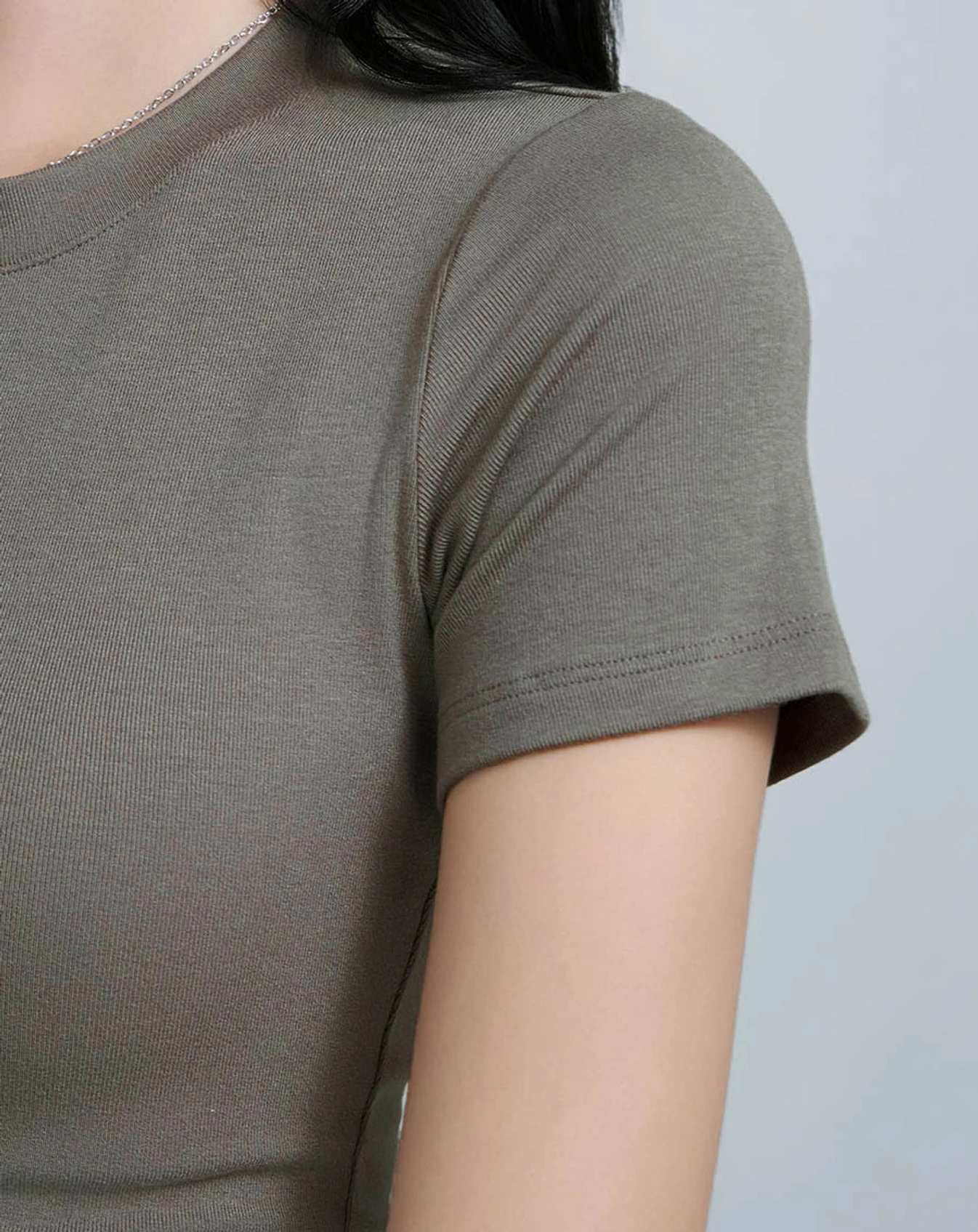 Áo thun form Slim-Fit tay ngắn. - Image 5