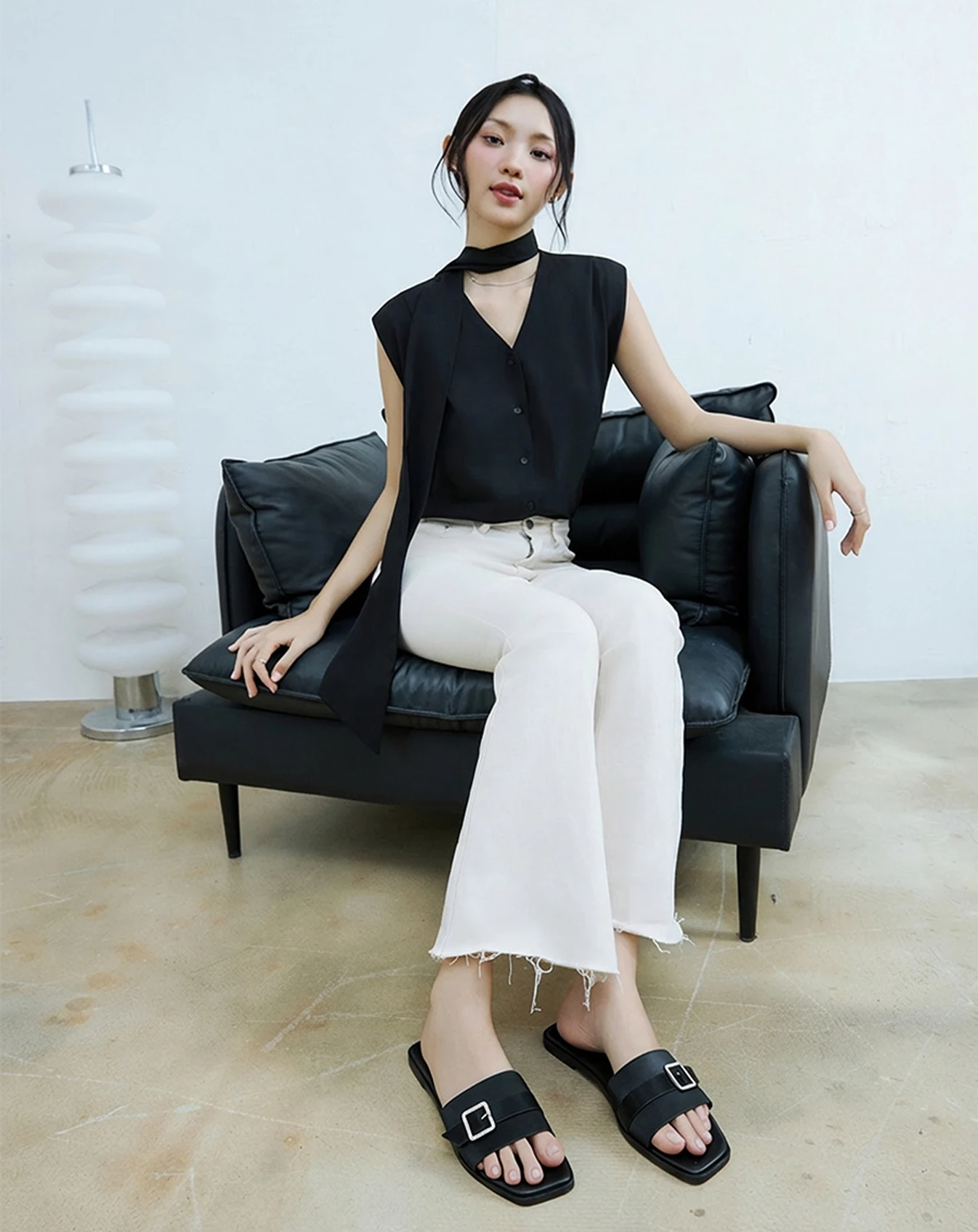 Giày Sandal Phối Quai Buckle Đính Đá - Image 3
