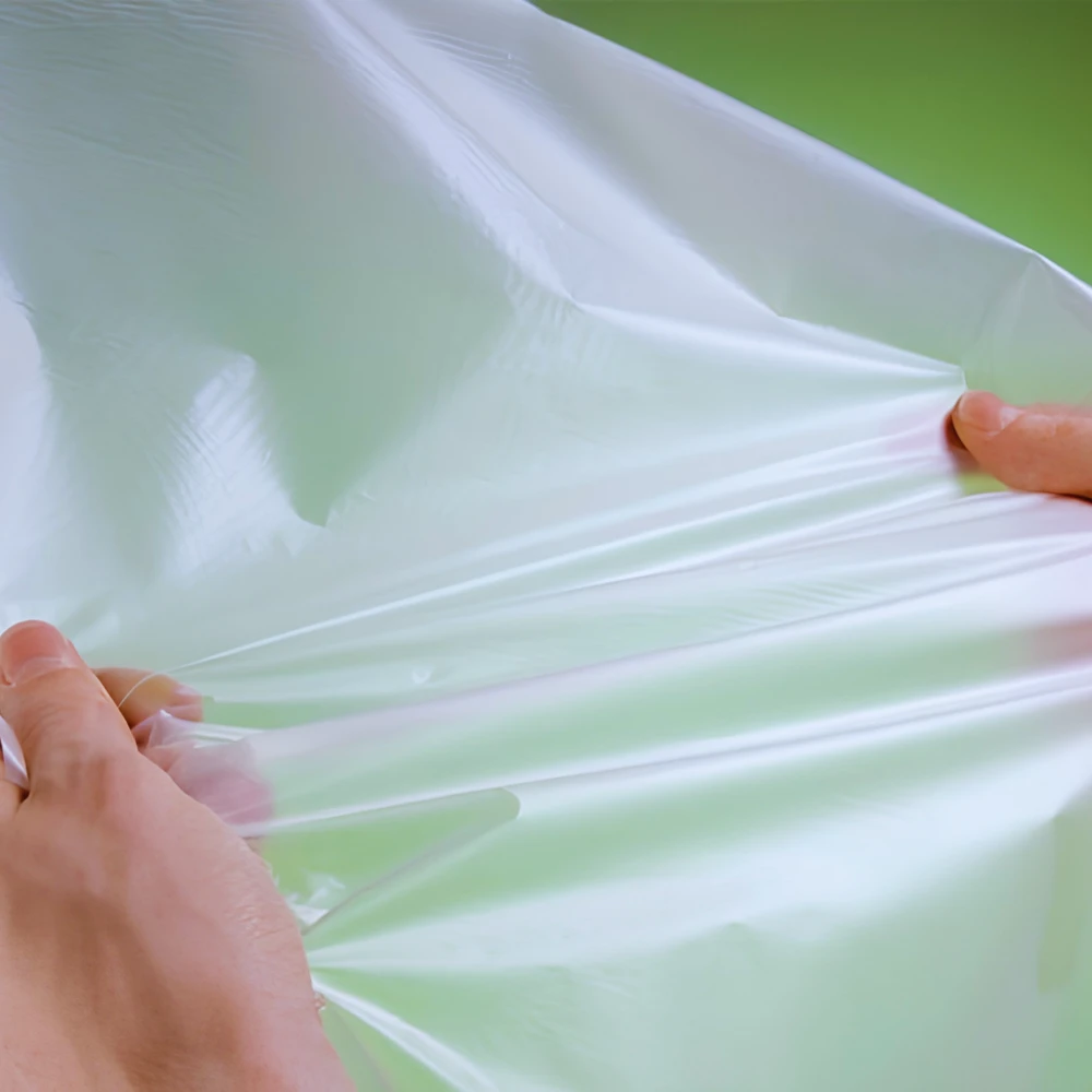 Màng nhựa phân hủy sinh học PLA bioplastic thay thế nhựa dùng một lần bền vững. (Nguồn: Internet)