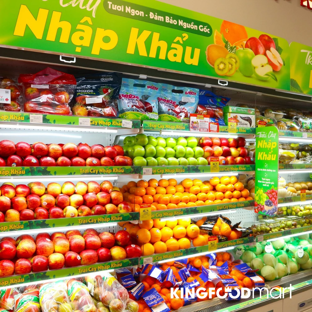 Quầy trái cây tươi tại Kingfoodmart có nguồn gốc xuất xứ rõ ràng, giá tốt. 