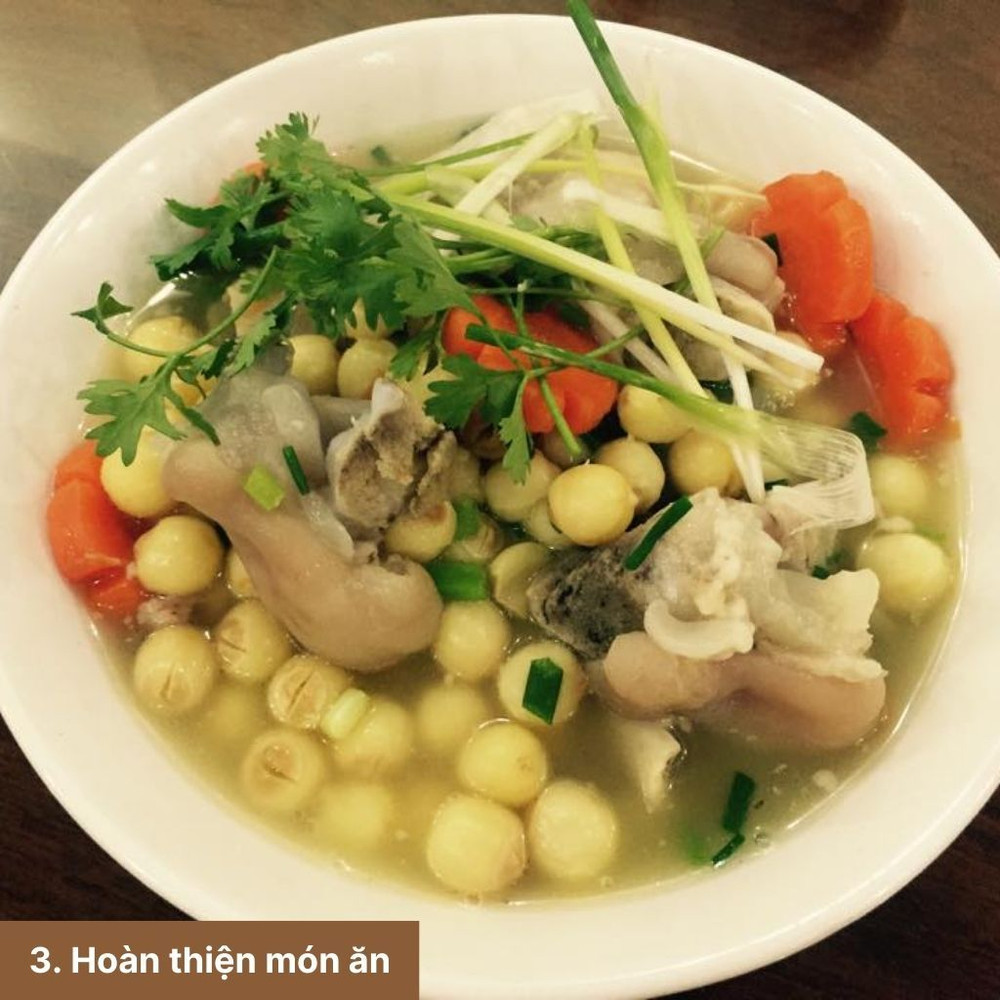 Chân giò hầm hạt sen