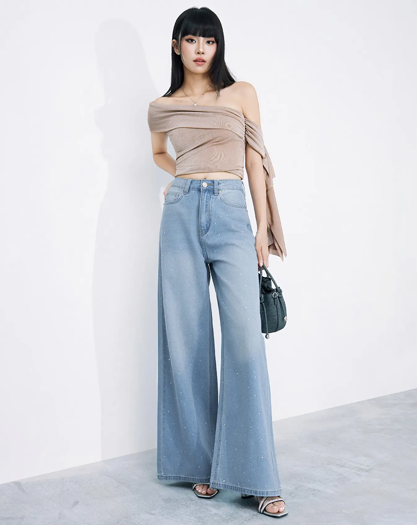 Quần jean ống rộng đính đá - Image 1