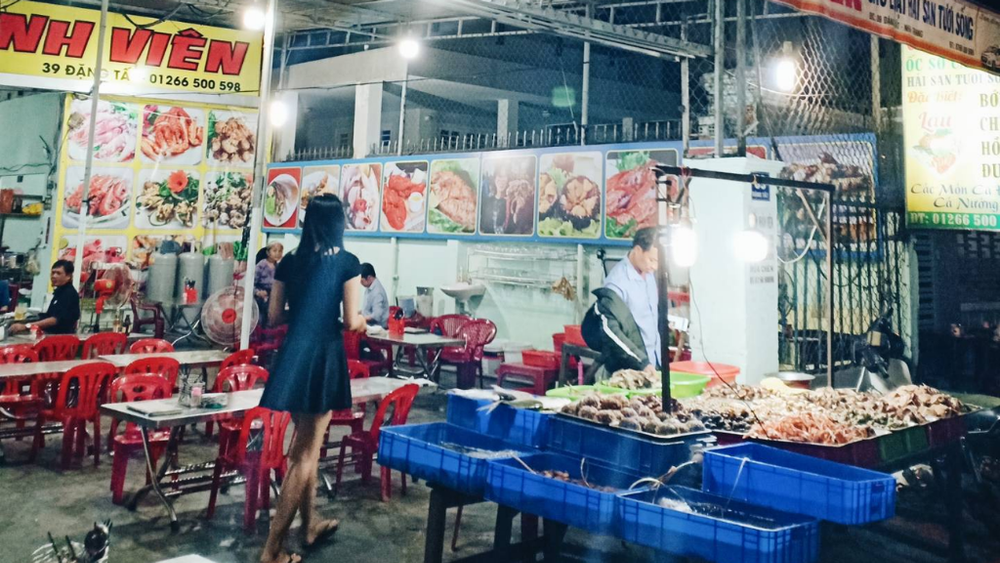 Quán ốc Sinh Viên Nha Trang ăn ốc ngon, no bụng mà giá siêu bình dân. (Nguồn: Internet)