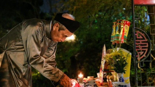 Cúng giao thừa trong nhà hay ngoài trời? Văn cúng giao thừa ngắn gọn, dễ đọc, dễ nhớ