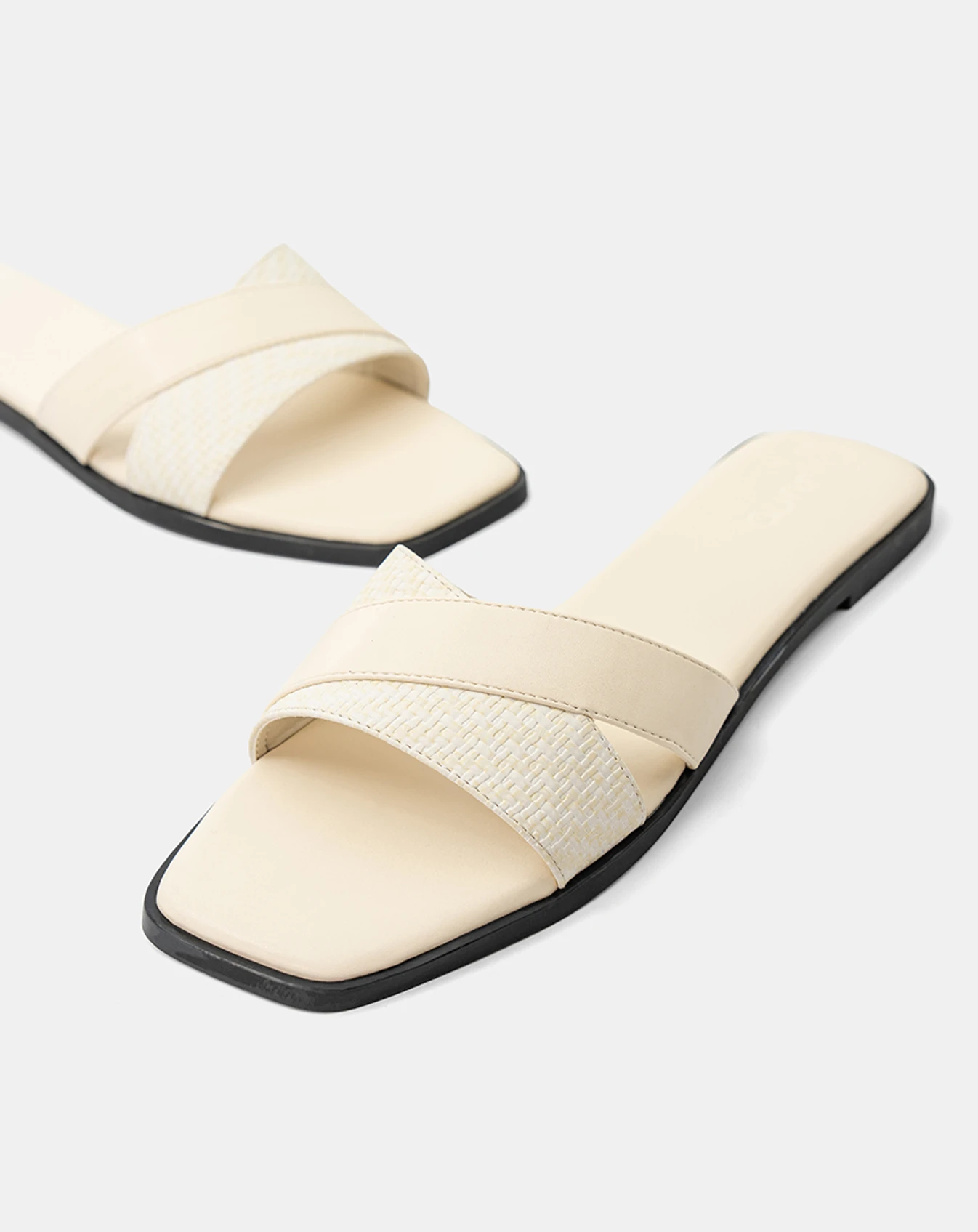 Giày Sandal Quai Phối Chất Liệu - Image 2
