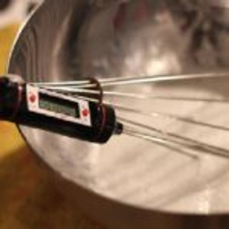 Nước ép trái cây và sinh tố: Lựa chọn nào dành cho bạn?