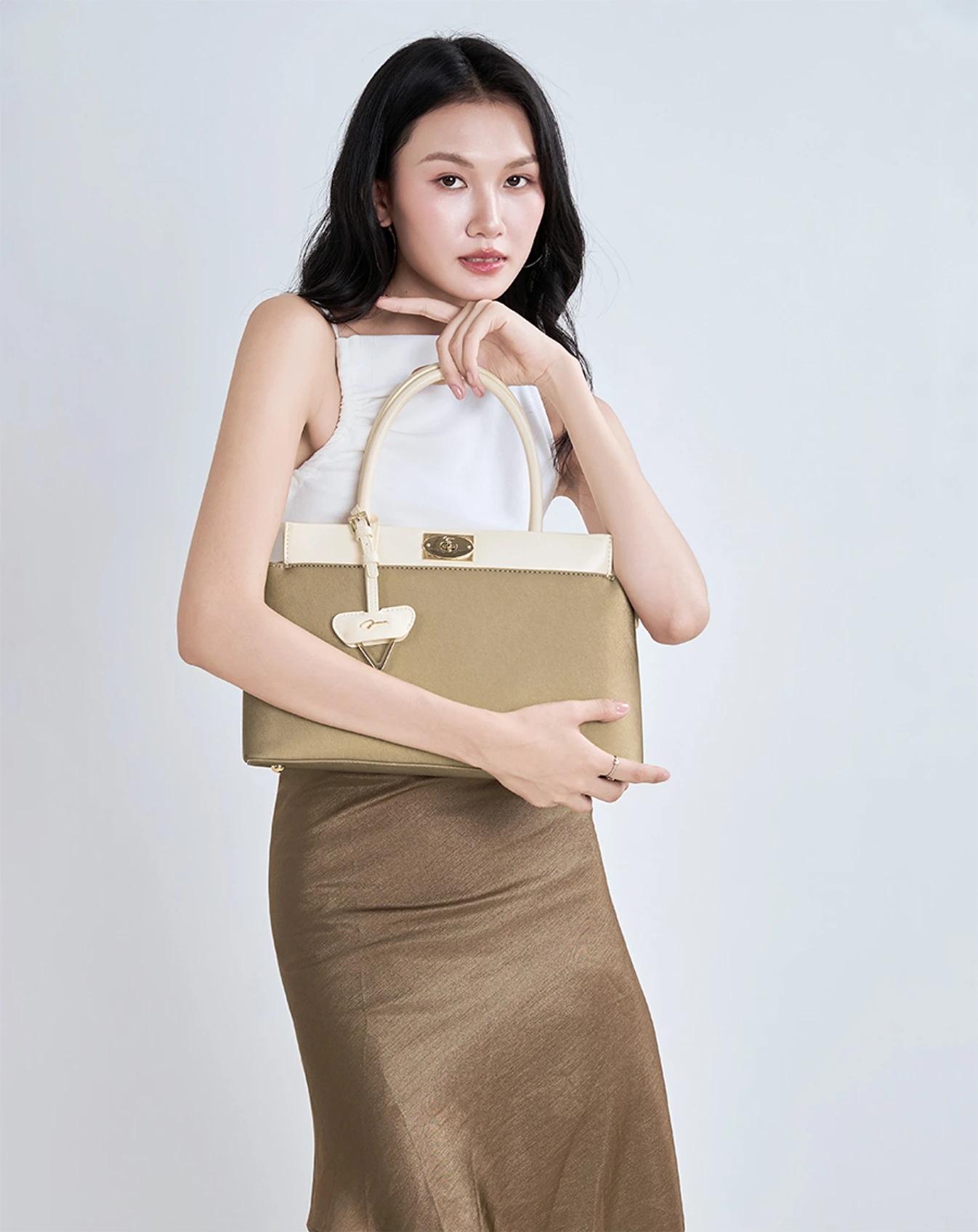 Túi Xách Trung Top Handle Bag Phối Khoá - Image 3