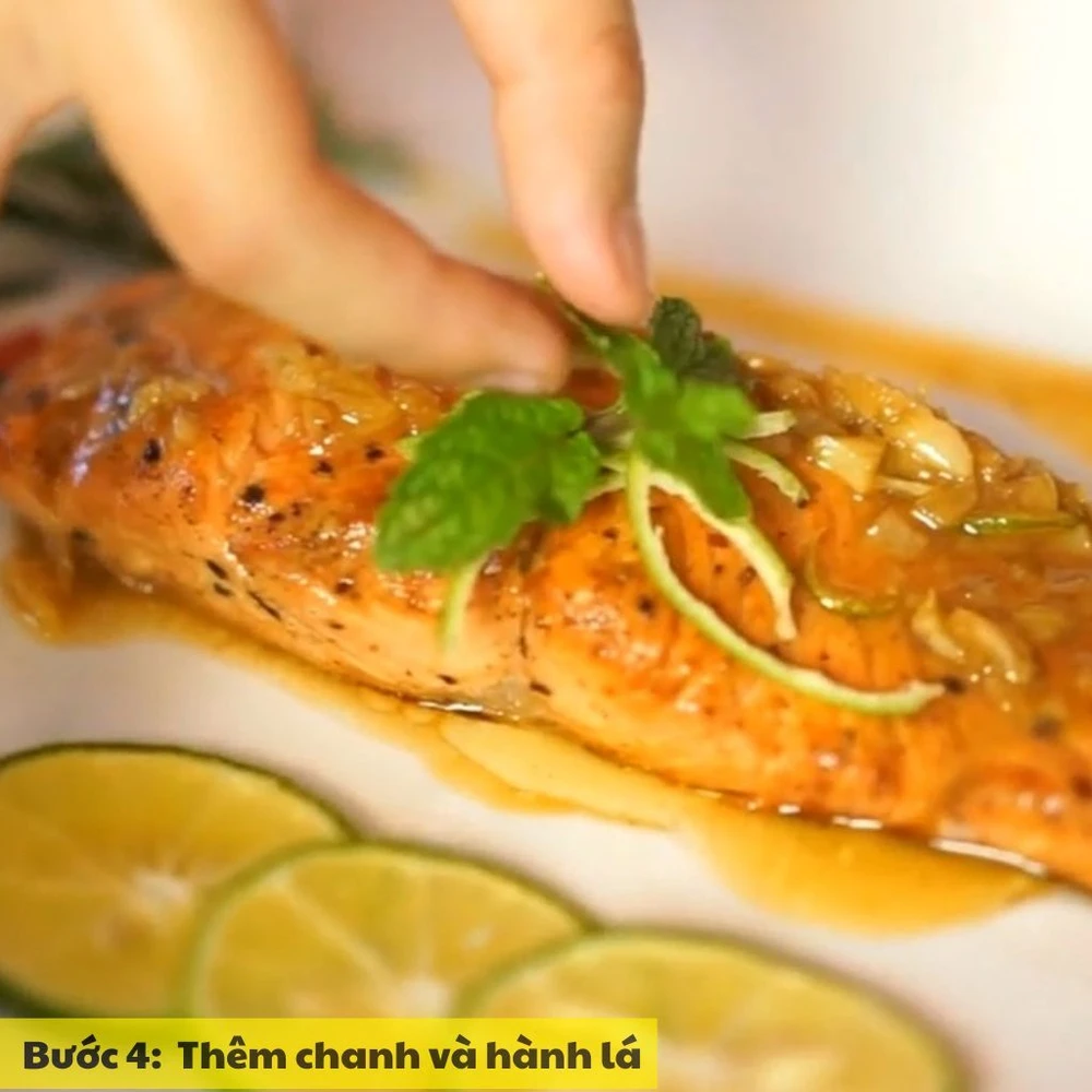 thêm chanh và hành lá