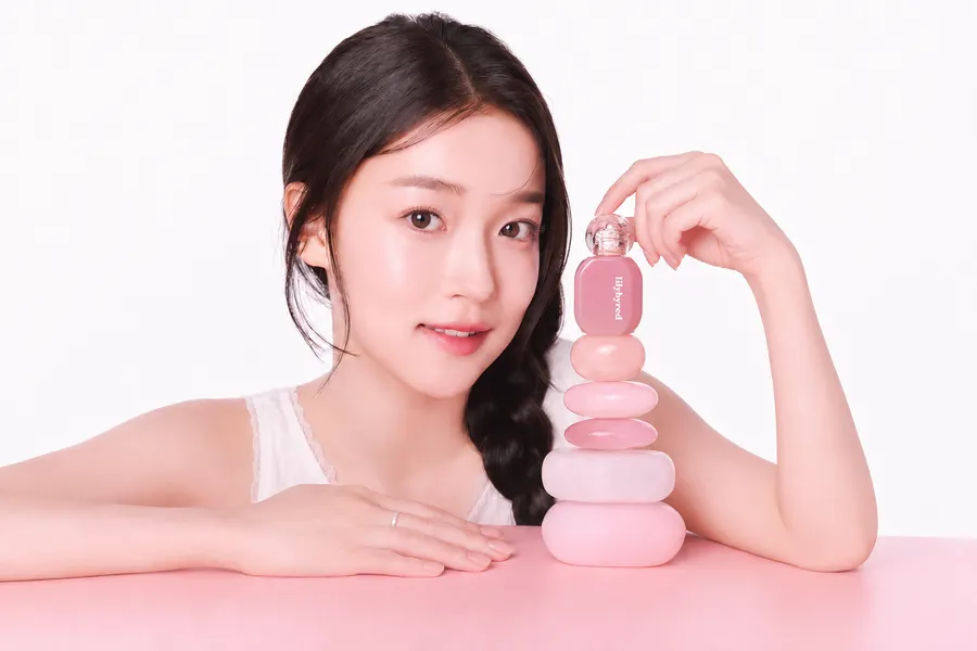 Son Tint Bóng Lilybyred Mỏng Nhẹ Với 7 Màu Dễ Dùng